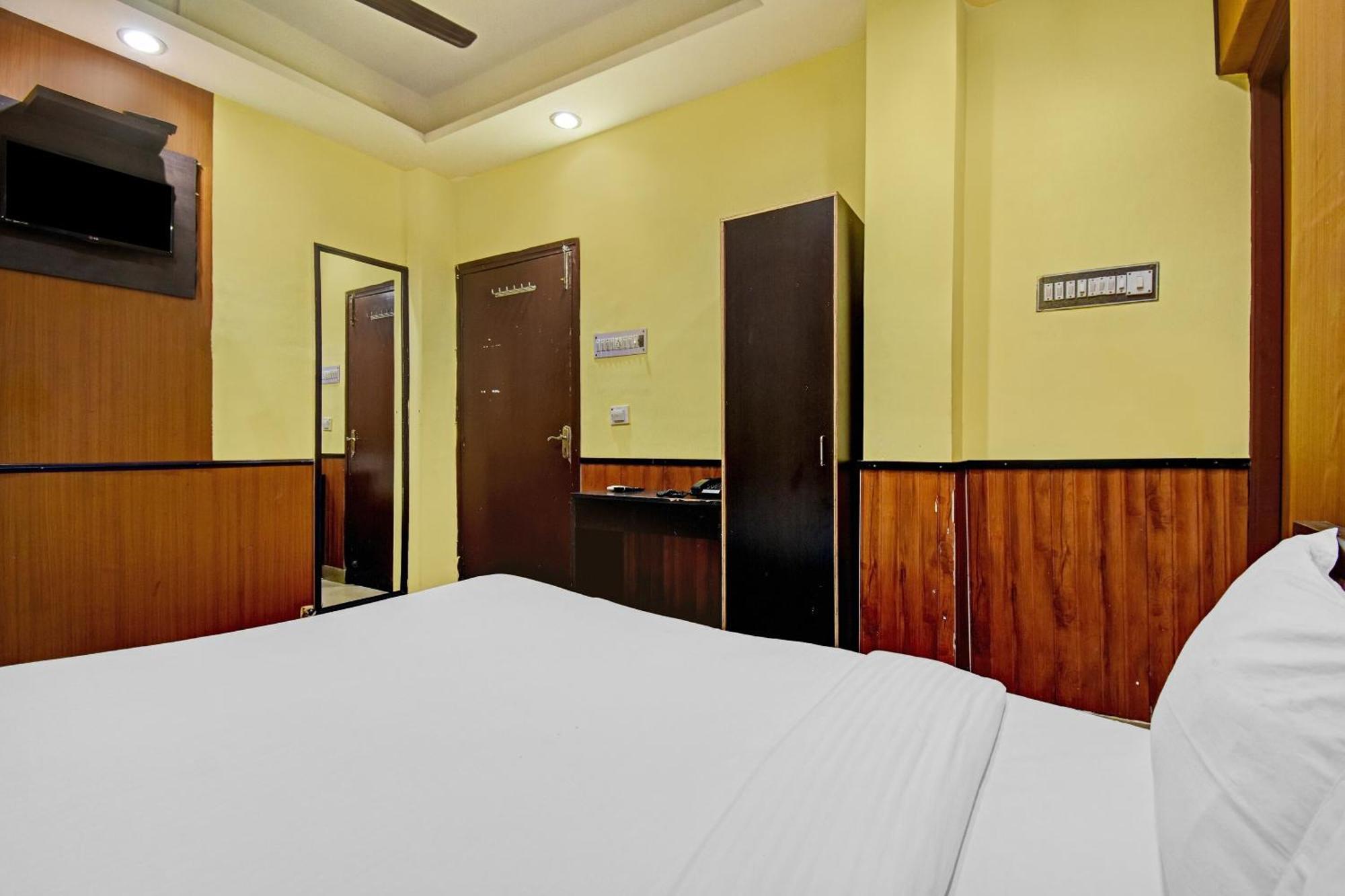 Flagship Hotel Eden 加尔各答 外观 照片